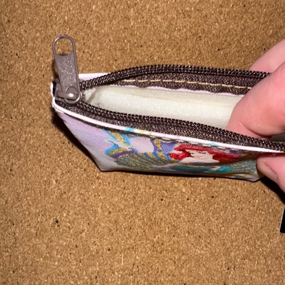 🛍️🤩🔥HOT SALE ALERT🔥 Disney The Little Mermaid 🧜🏼♀️ Princess Ariel Trading Pin - Picture 4 of 6